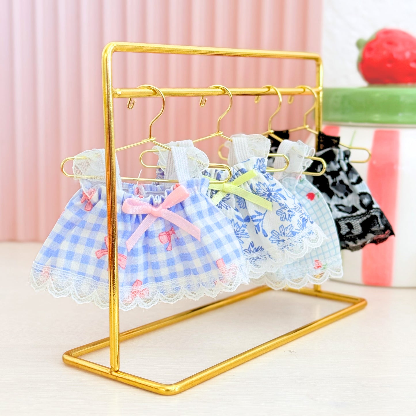 Patterned Mini Dress w Small Ribbon
