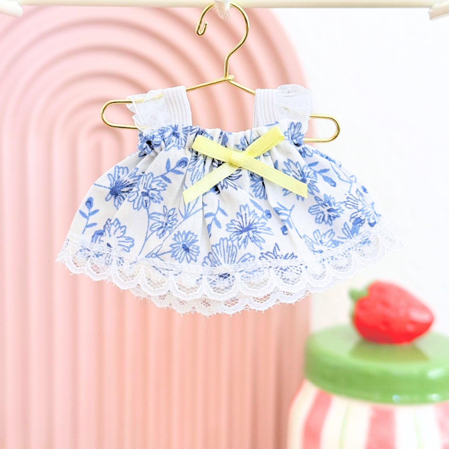 Patterned Mini Dress w Small Ribbon